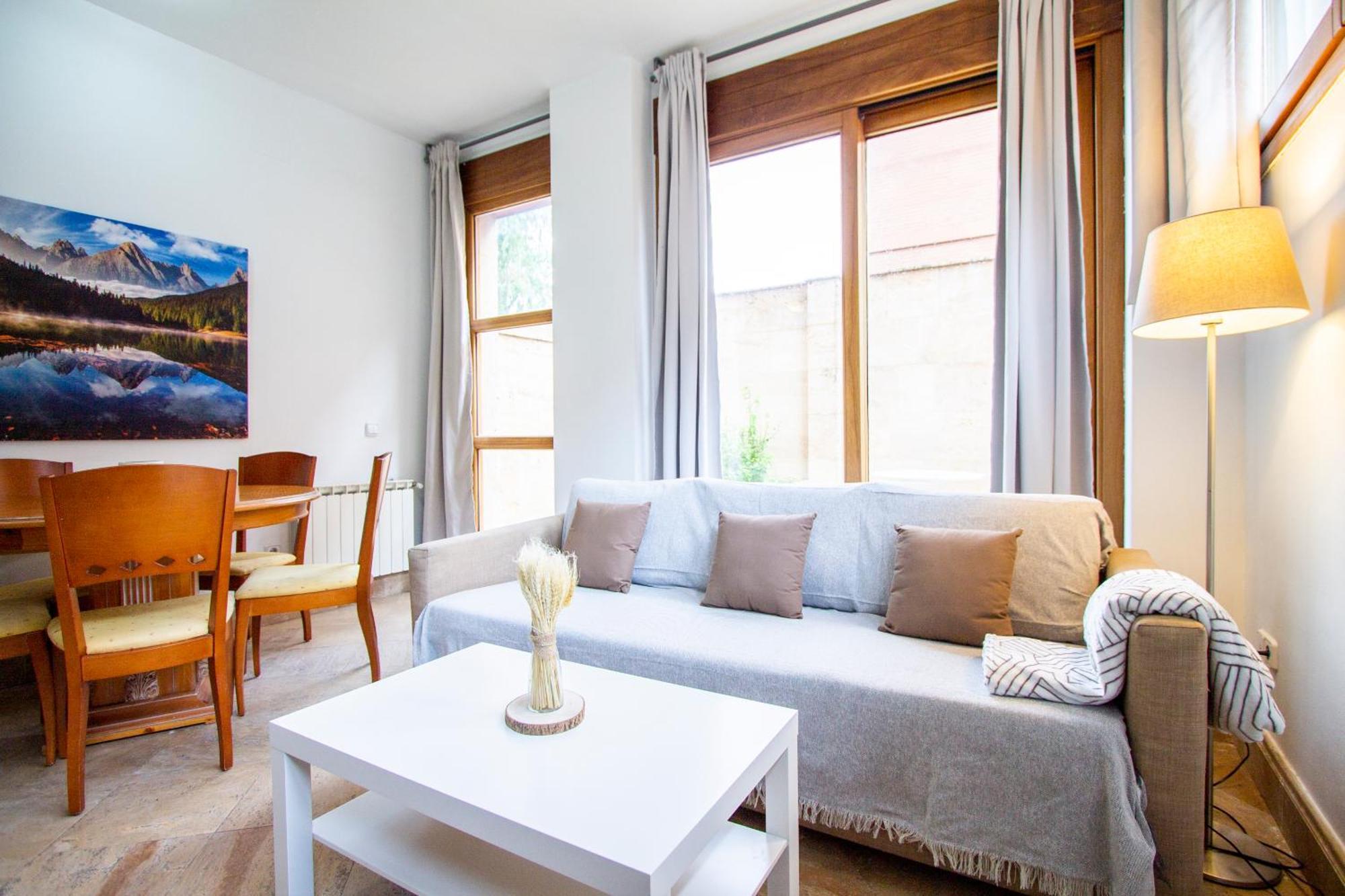 One-Bedroom Apartment,1510443430:JPEG